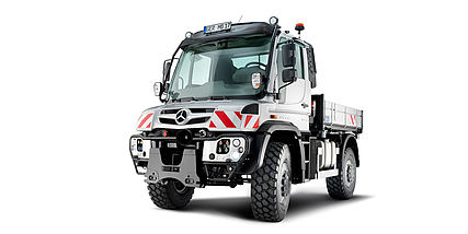 The Unimog: Redrawing boundaries - OffRoading Videos